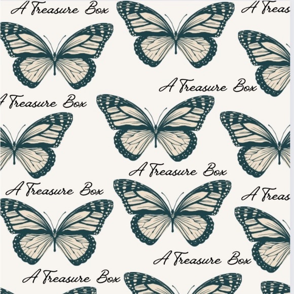 NEW INVENTORY ALERT | Bookmark My Closet - Picture 4 of 6